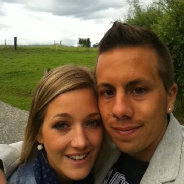 Bi beschtem Wätter hei ds’Coni Oesch (itz nüm) u dr’Fli Carrera im schöne Schloss Spiez ghürate. Nomau härzlechi Gratulation euch beidne, gniesset’s und bliebet wie dir syt.